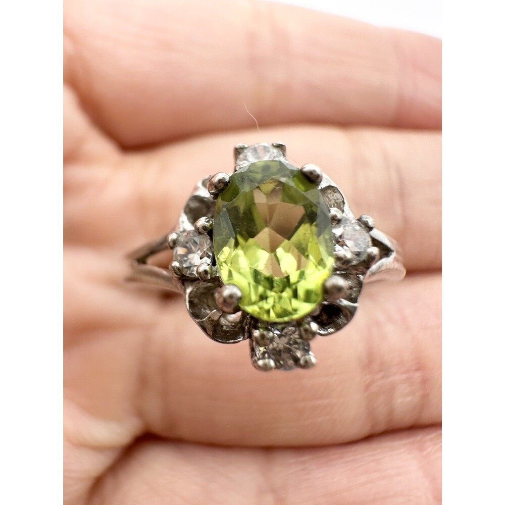RJ GRAZIANO 925 Sterling Silver Vintage Real Peridot & CZ Ring Size 6
